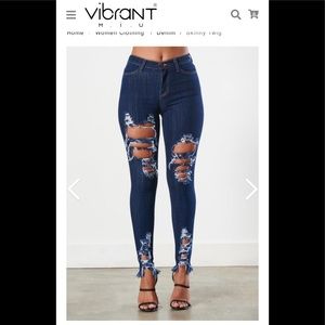 NEVER WORN raw edges skinny jeans